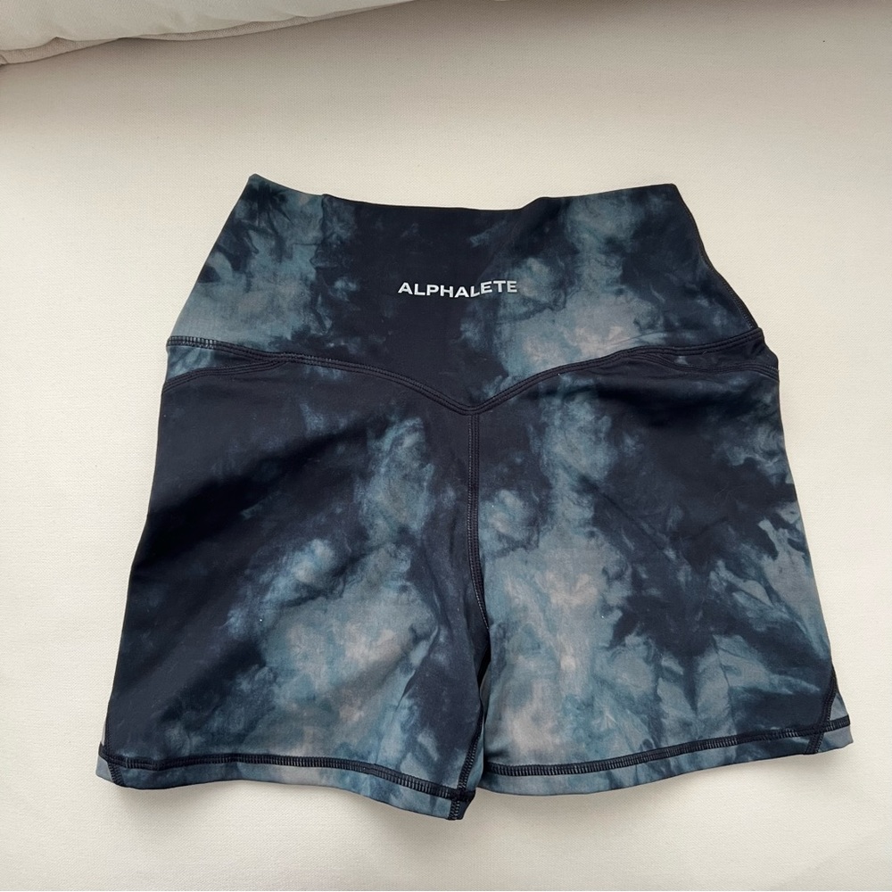 Alphalete Surface Power Shorts